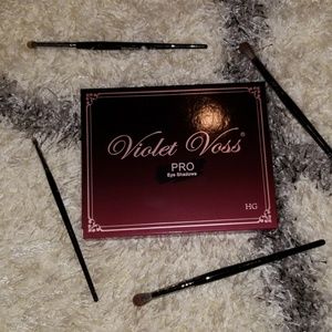 NIB Violet Voss Holy Grail Palette